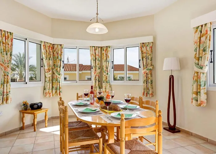 Philios By * Πέγεια